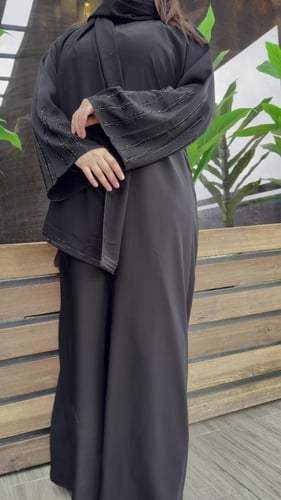 عبايه مربع تطريز كرستال اسود