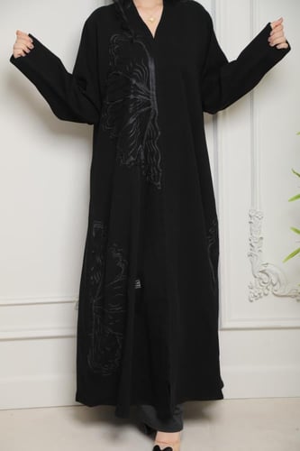 عباية تيجان تطريز هاري جنب وأمام راقية وفاخرة
