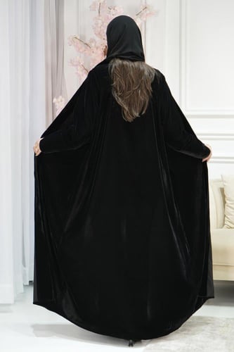 عباية قطيفة كم كبك – إطلالة شتوية فاخرة