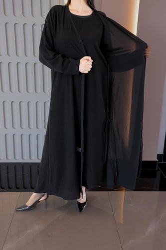 عباية كريب ملكي قطري – فاخرة وعملية