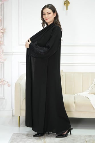 عباية ملكي هاري كم – إطلالة بسيطة فاخرة