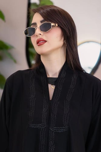 عباية ماك يو تطريز أمام وكم – أنيقة وعملية