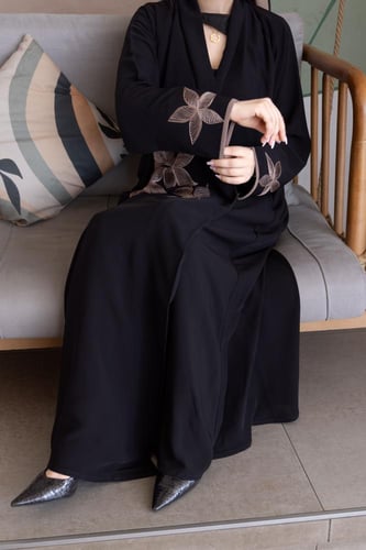 عباية هاري كم وأمام بيج كريب ملكي – فاخرة ومميزة