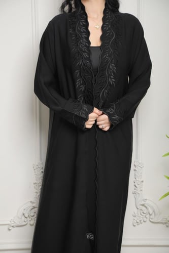 عباية انترنت كوري بتطريز حلوزني فاخر وأناقة خالدة