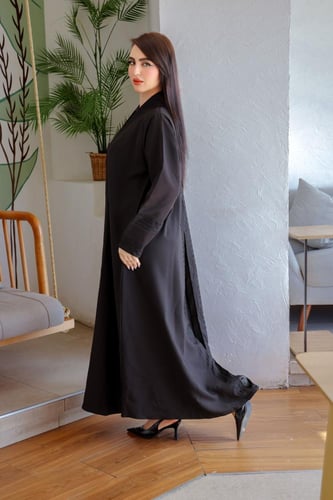 عباية صالونه كلوش ياقة وكم أنيقة وعصرية