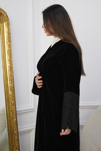 عباية قطيفة نص تدخلي فاخرة وشتوية