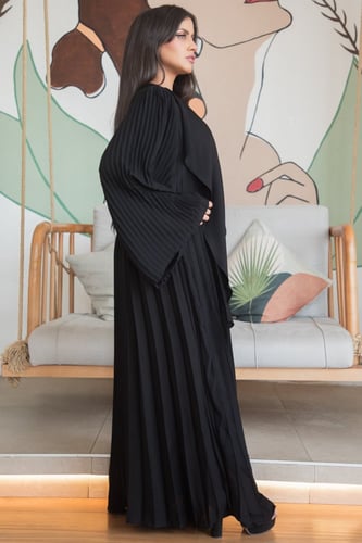 عباية زوم كسرات كامل كم مربع – فاخرة ومميزة