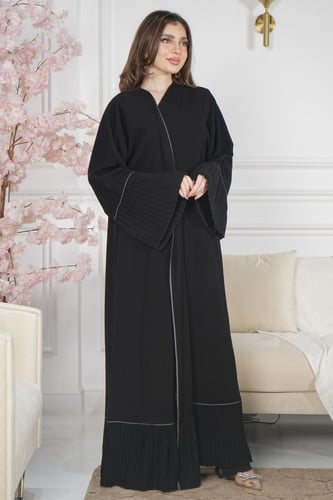 عباية سوداء ملكي كسرات مع قيطان أبيض وكم مربع أنيق...