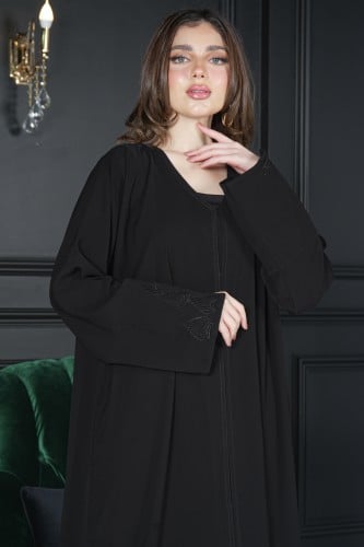 عباية كريب ملكي مطرزة على الأكمام بقصة فرنسية أنيق...