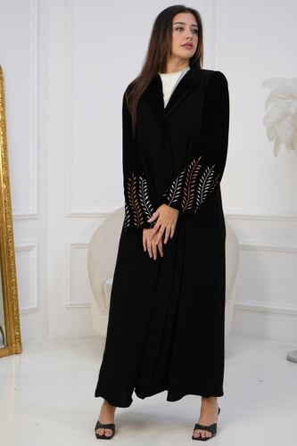 عباية ملكي كم قطيفة مطرز – فاخرة ومميزة