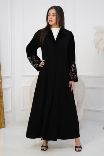 عباية ملكي كم قطيفة مطرز – فاخرة ومميزة