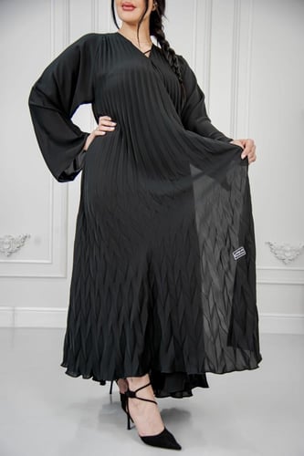 عباية كسرات تحت مكعبات – عملية وأناقة يومية