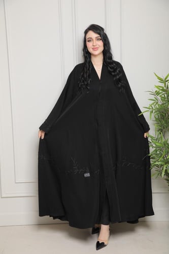 عباية كلوش هاري بتطريز ورق فاخر وأناقة ملفتة