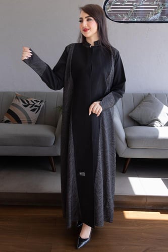 عباية لمياء ياقة جاكار جوانب وكم – فاخرة وعصرية