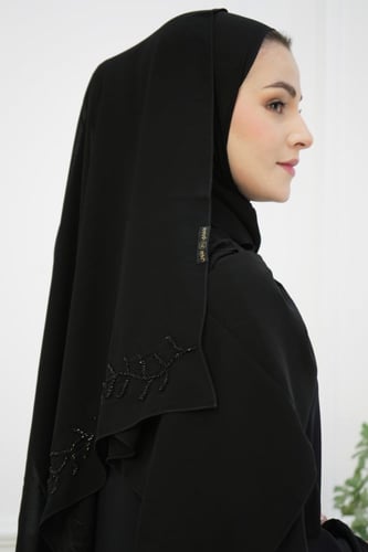 طرحة سوداء مطرزة كريستال فاخرة وأنيقة