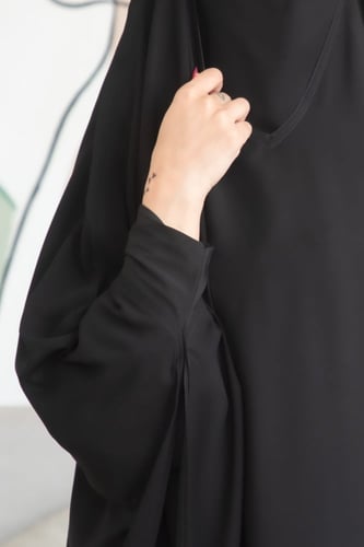 خمار رأس بمعصم مطاط – محتشم وعملي