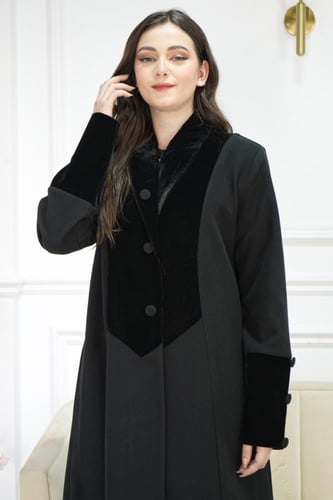 عباية قطيفة زرار – إطلالة شتوية أنيقة