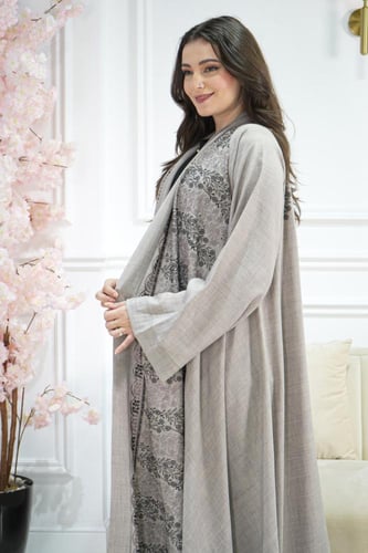 عباية كلوش تطريز بيج