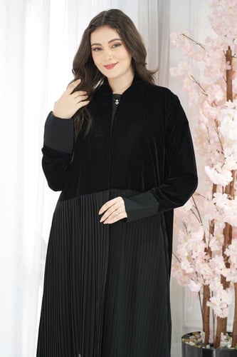 عباية قطيفة نص كسرات – أناقة شتوية عملية