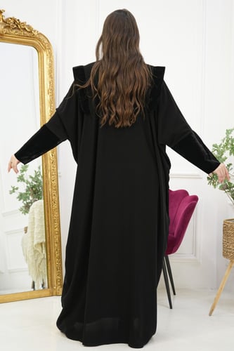 عباية بشت ملكي بقلاب وأكمام قطيفة فاخرة وراقية