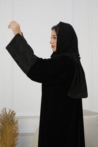 عباية قطيفة نص تدخلي فاخرة وشتوية