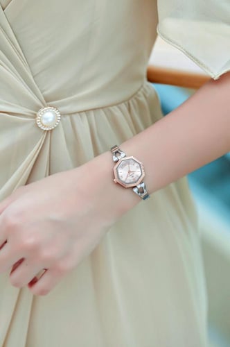 ساعة Special Person النسائية SP785 – تصميم هندسي ف...