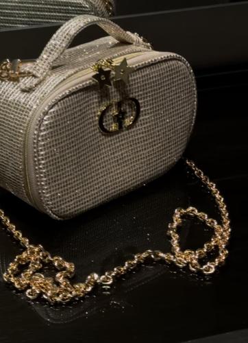 شنطه ديور الذهبية مع ستراب وبوكس