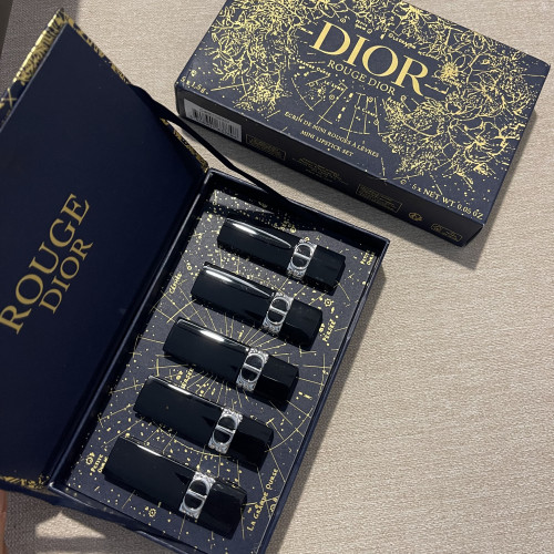 مجموعة ارواج ديور بلو