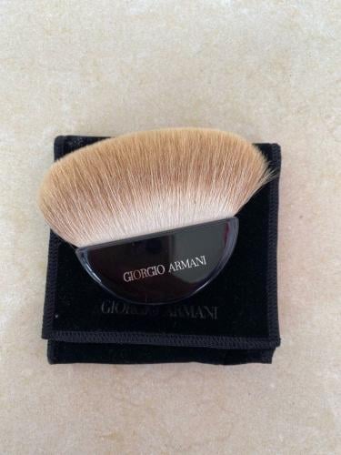 فرشة مكياج جورجيو أرماني- 002