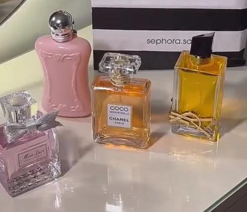 بكج 4 عطور فاخره شامل الكيس حجم كبير رقم 3
