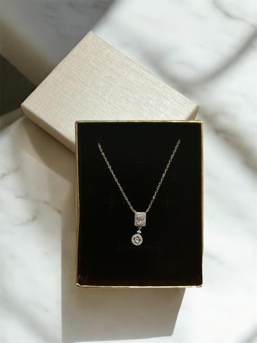 سلسال نسائي من الفضة