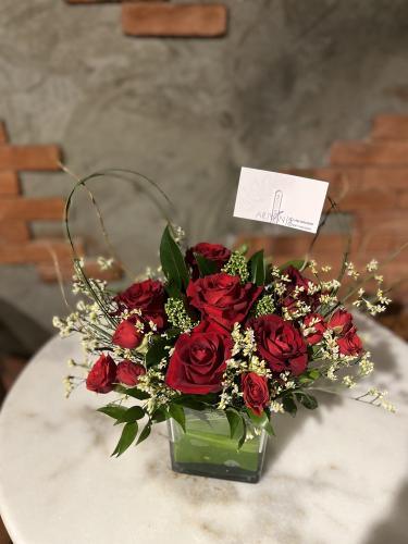 فازة ورد احمر