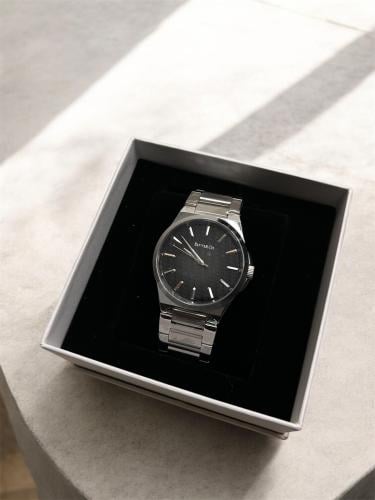 ساعة رجالية اسود