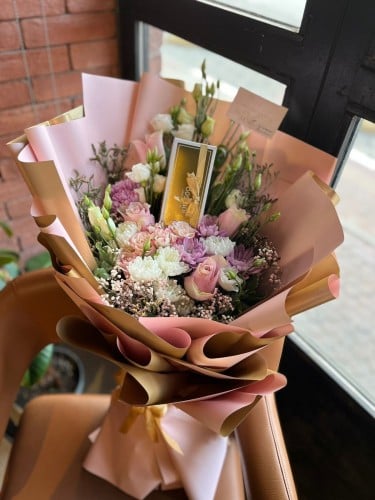 ورد و تشوكليت بستاني