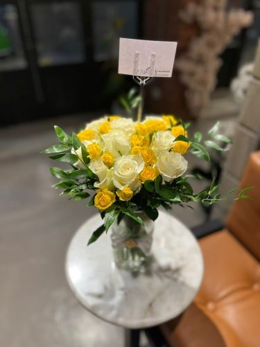 فازة ورد اصفر