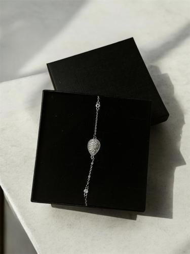 اسوارة نسائية