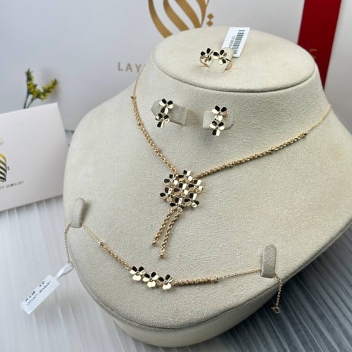 طقم ذهب عيار21 بوزن 10.87 جم تقريبا