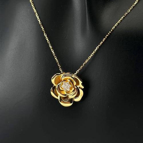 عقد يونيو زهرة الروز ذهب عيار21