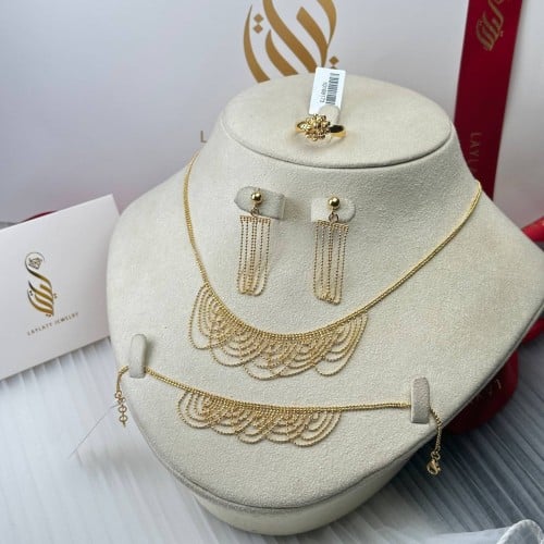 طقم ذهب عيار21 بوزن 20.71 جم تقريبا