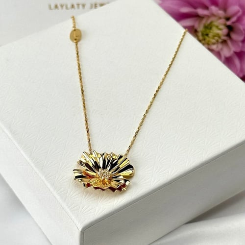 عقد اغسطس زهرة الزنبق ذهب عيار21