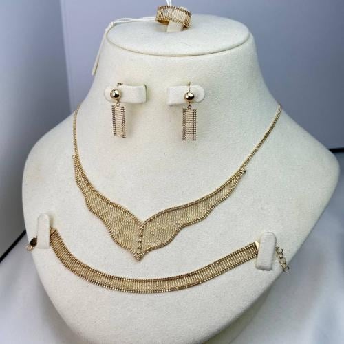 طقم ذهب عيار18