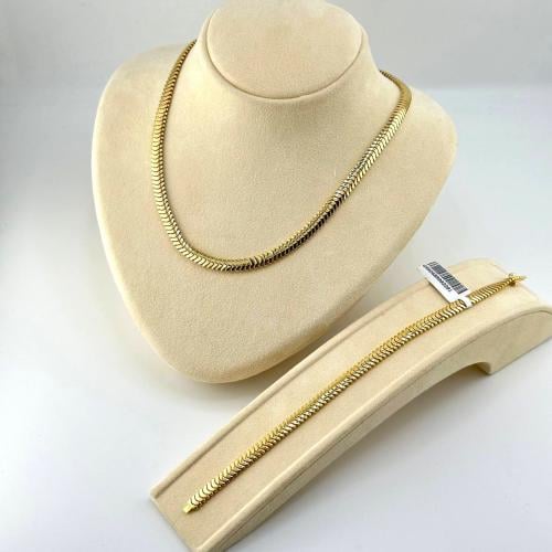 عقد واسورة ذهب عيار18