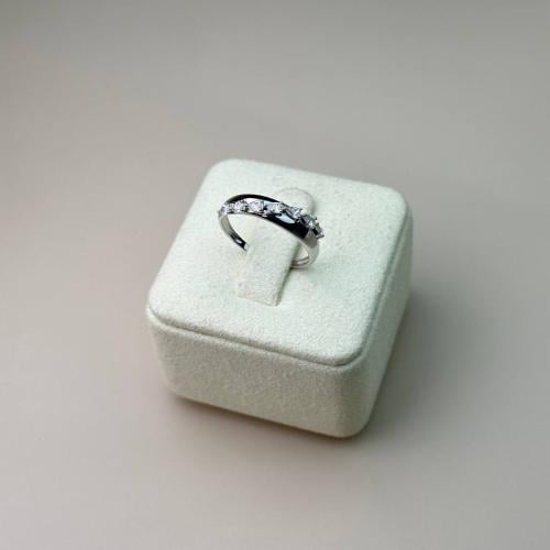 خاتم ذهب ابيض عيار18