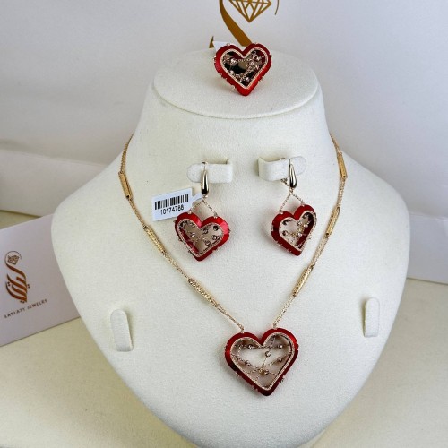 نصف طقم ذهب عيار18 بوزن 36.45 جم تقريبا