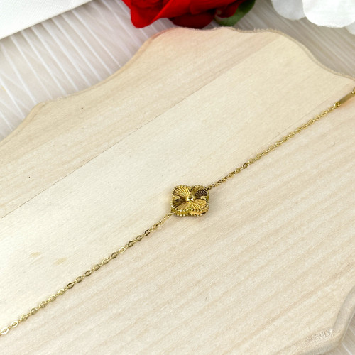 اسورة ذهب عيار18 بوزن 4 جم تقريبا