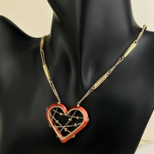 نصف طقم ذهب عيار18 بوزن 36.45 جم تقريبا