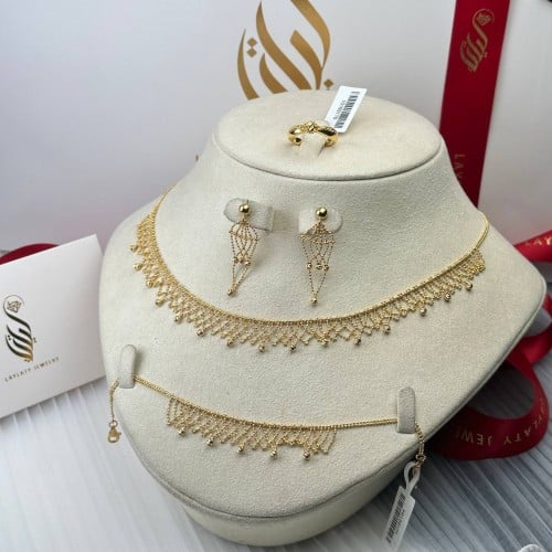 طقم ذهب عيار21 بوزن 23.49 جم تقريبا
