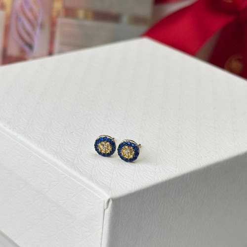 اقراط ذهب عيار18 بوزن 1.07 جم تقريبا