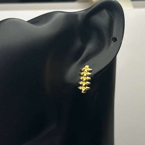 طقم ذهب عيار21 بوزن 11.79 جم تقريبا