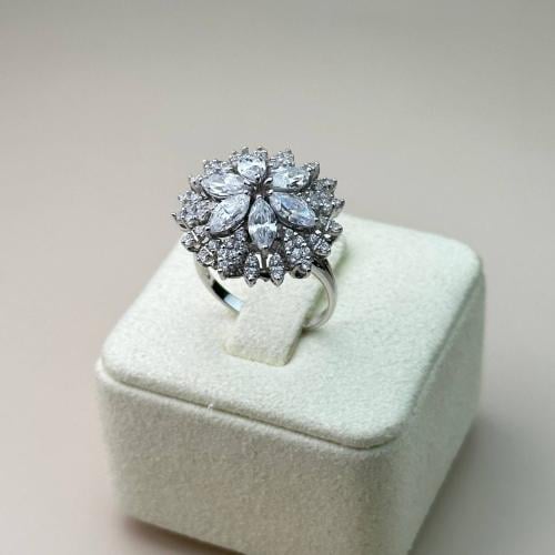 خاتم ذهب ابيض عيار18